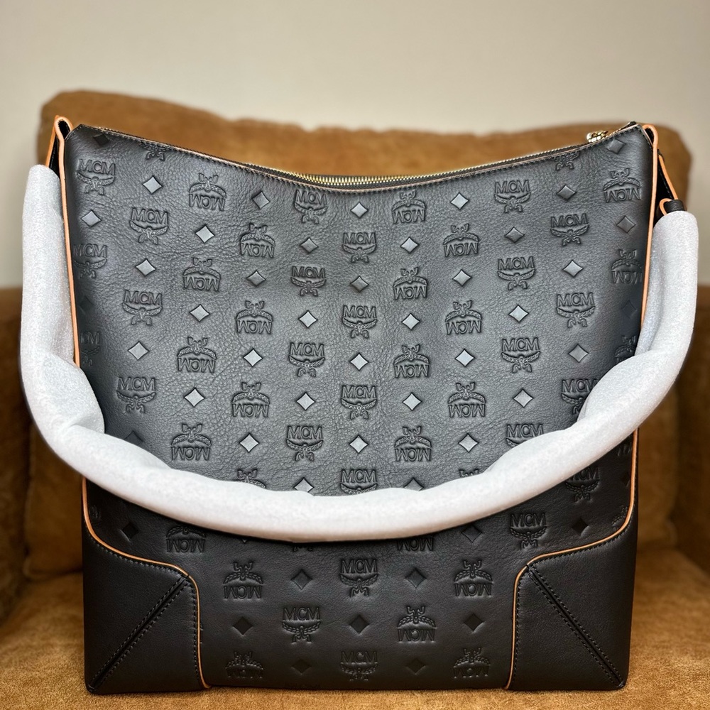 MCM Large Aren Hobo Bag in Embossed Monogram Leather - Picture 2 of 11